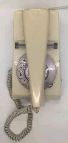 Vintage rotary telephone - bt,