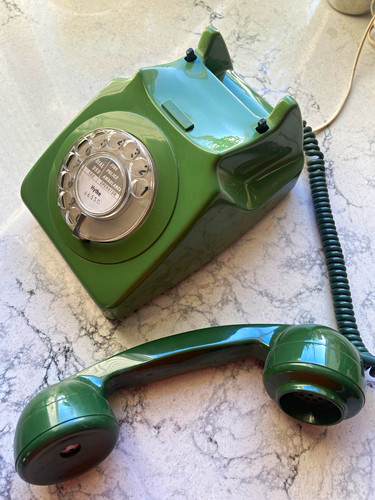 Green vintage retro corded - vintage/retro,