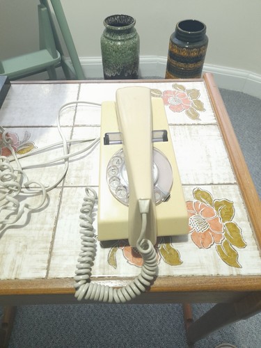 Trim telephone grey - trim, grey.