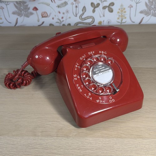 Vintage retro red - 746f, rotary